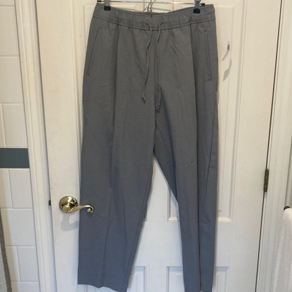 Old Navy womens Light Gray Joggers Size M (NWT)